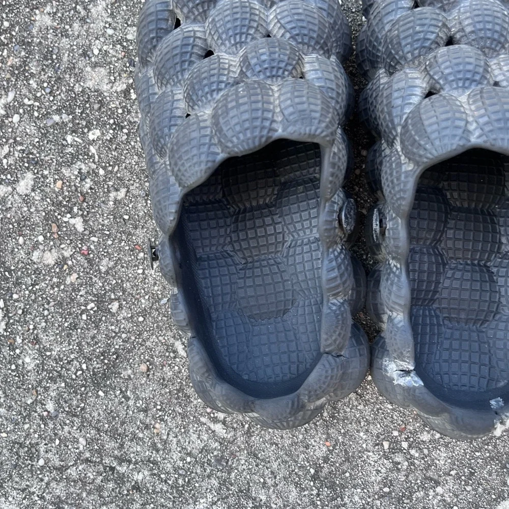 Bubble slides.. 🦇 - Picture 4 of 8